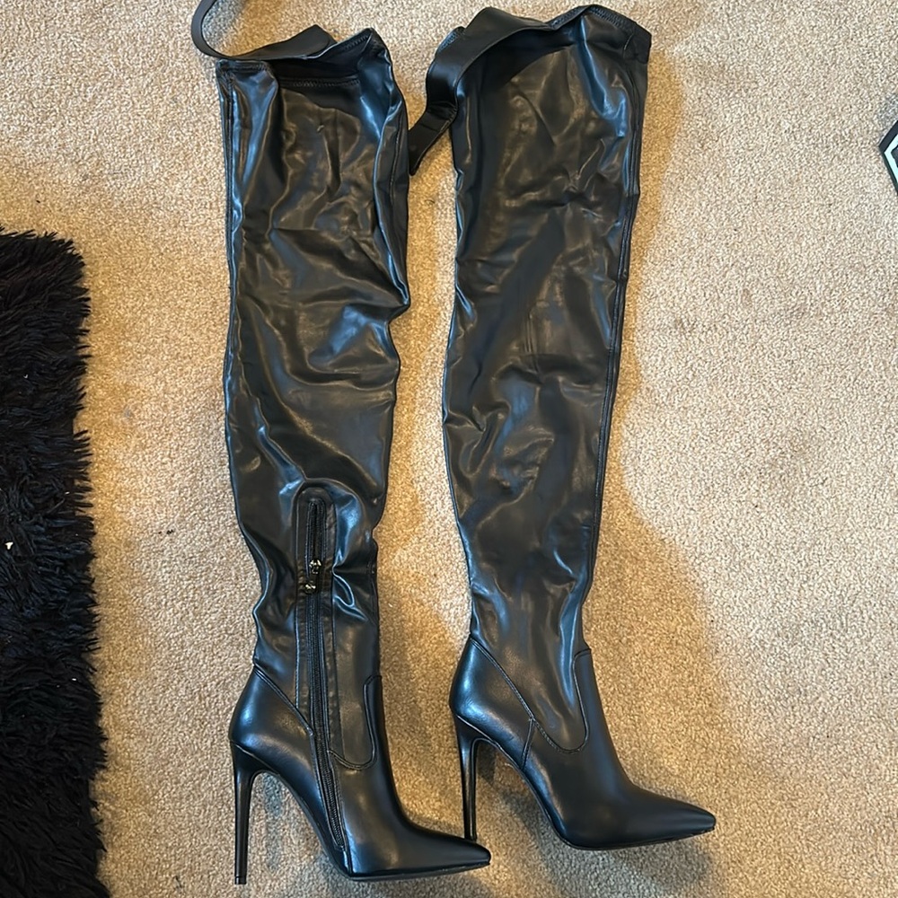Azalea Wang high knee heels